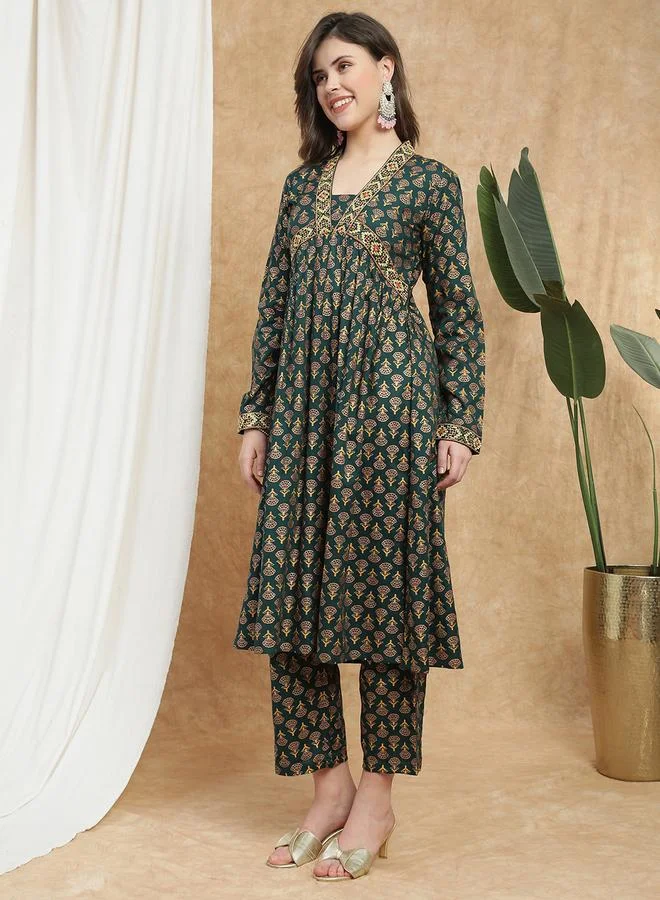 globus Women Green Floral Print Lace Insert Kurta with Straight Pant Set